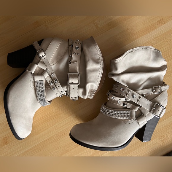 Daisy Fuentes Valley Beige Light Tan Ankle Boots size 10 - Picture 1 of 13